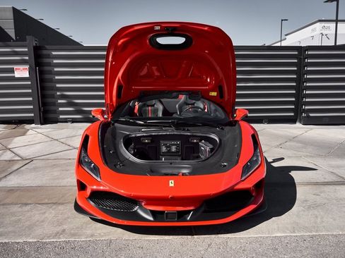 Used 2022 Ferrari F8 Tributo image 19