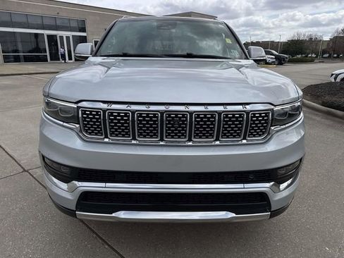 Used 2022 Jeep Grand Wagoneer Series III image 2