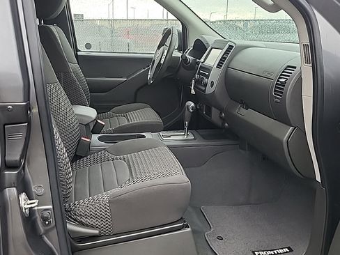 Used 2019 Nissan Frontier SV AWD/4WD image 10