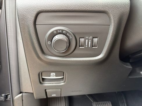 New 2026 Jeep Grand Cherokee Altitude AWD/4WD image 19