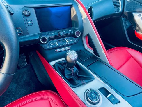 Used 2015 Chevrolet Corvette Z06 w/ 3LZ Preferred Equipment Group image 28