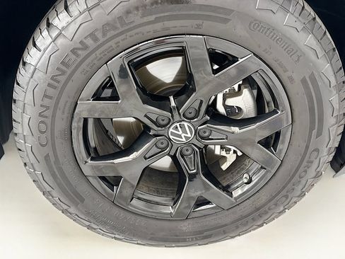 Used 2025 Volkswagen Atlas Peak Edition SE AWD/4WD image 30