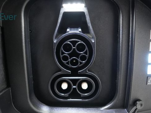 Used 2024 Hyundai Kona SEL FWD image 10