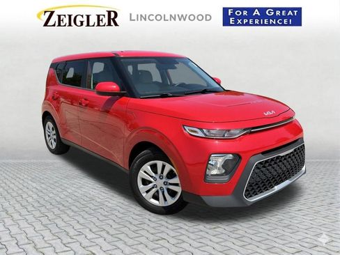 Used 2022 Kia Soul LX FWD image 1