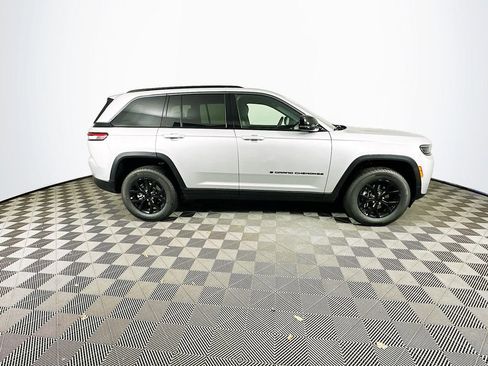 New 2026 Jeep Grand Cherokee Altitude AWD/4WD image 11