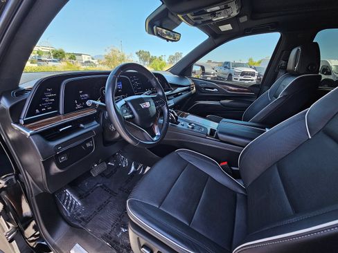 Used 2023 Cadillac Escalade Premium Luxury RWD image 23