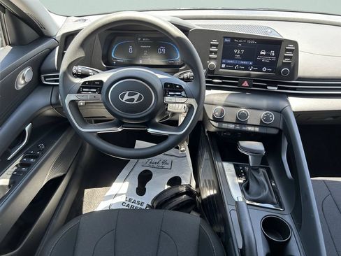 New 2026 Hyundai Elantra SE FWD image 16