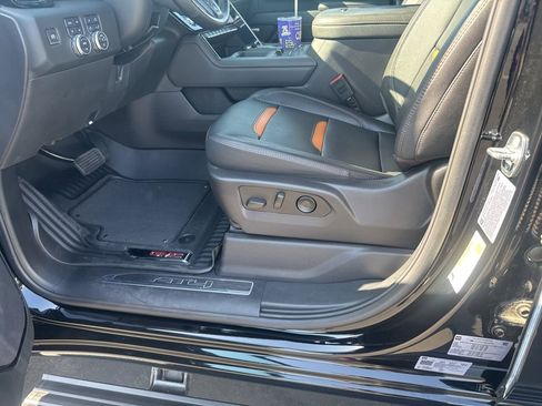 Certified 2025 GMC Sierra 2500 AT4 w/ AT4 Premium Plus Package AWD/4WD image 35