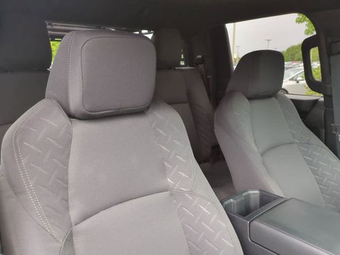Certified 2025 Toyota Tacoma SR5 AWD/4WD image 7