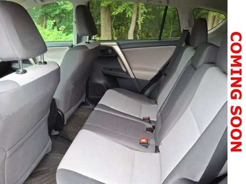 Used 2015 Toyota RAV4 LE AWD/4WD image 9