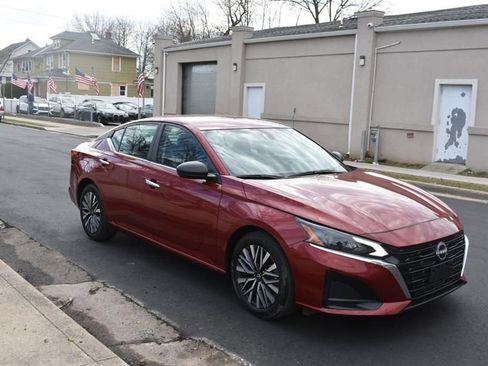 Used 2025 Nissan Altima 2.5 SV image 4