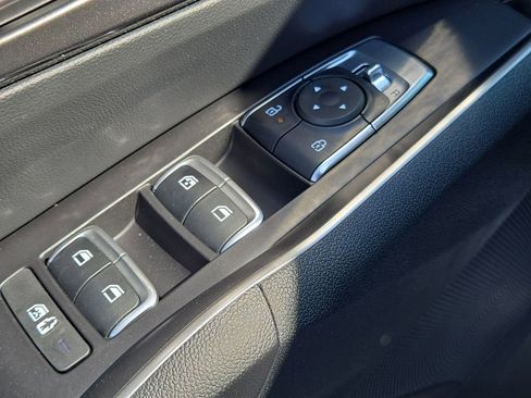 New 2025 Kia Sorento S w/ Panoramic Sunroof Package image 11