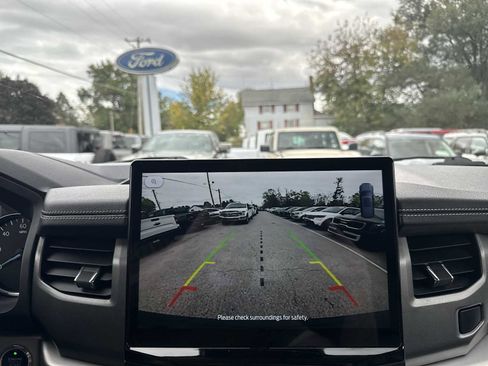 Used 2024 Ford Expedition XLT image 28