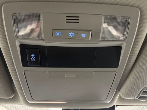 Used 2019 Toyota Tacoma SR image 39