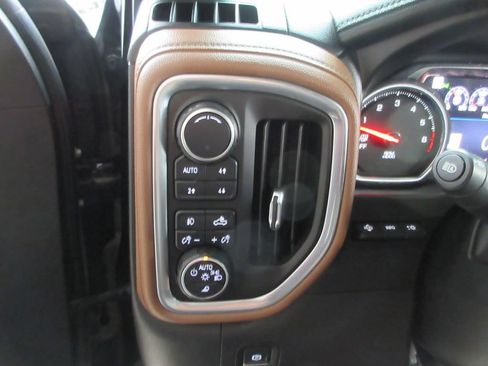 Used 2019 Chevrolet Silverado 1500 High Country w/ Technology Package AWD/4WD image 29