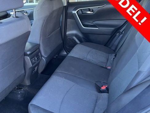 Used 2022 Toyota RAV4 XLE image 12