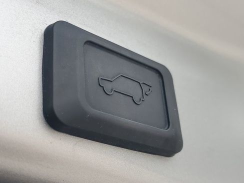 Certified 2023 Toyota RAV4 XLE Premium image 9