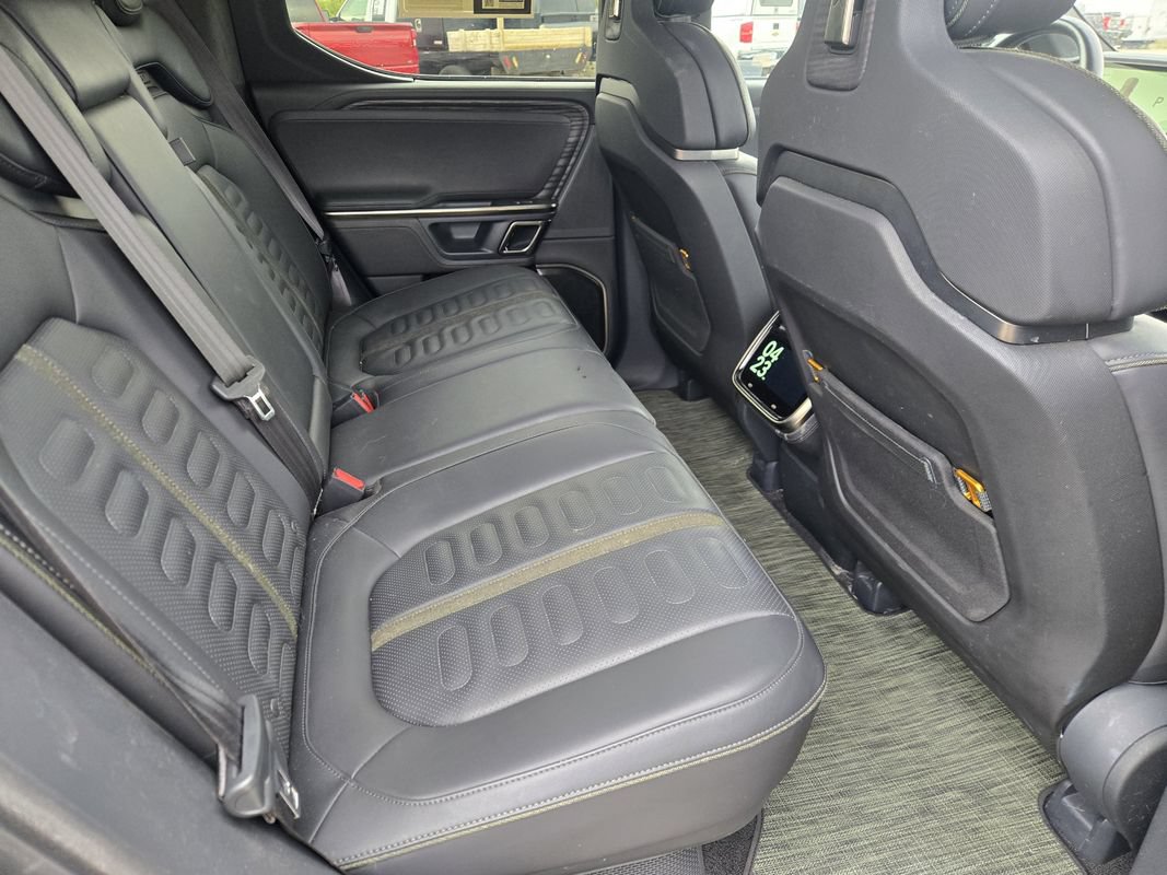 Used 2022 Rivian R1T Adventure AWD/4WD image 12