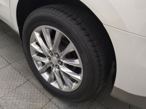 Used 2019 Buick Enclave Essence FWD image 31