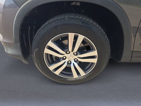 Used 2017 Honda Pilot EX image 9