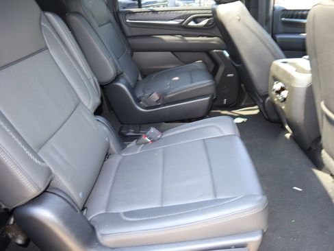 Used 2023 GMC Yukon XL Denali AWD/4WD image 27