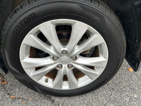 Used 2013 Toyota RAV4 Limited AWD/4WD image 21