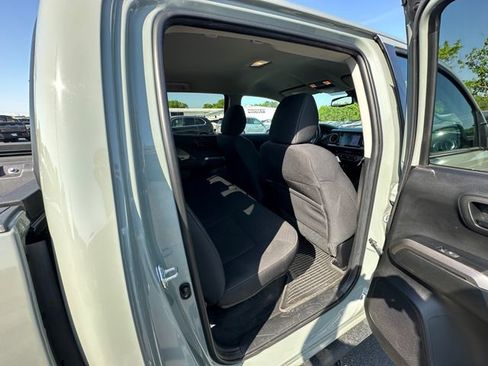 Used 2022 Toyota Tacoma SR5 w/ Trail Edition AWD/4WD image 17