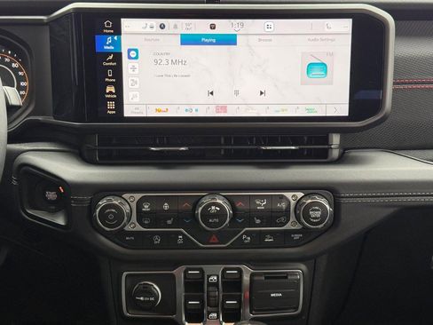 Used 2025 Jeep Wrangler Unlimited Rubicon w/ Safety Group image 13