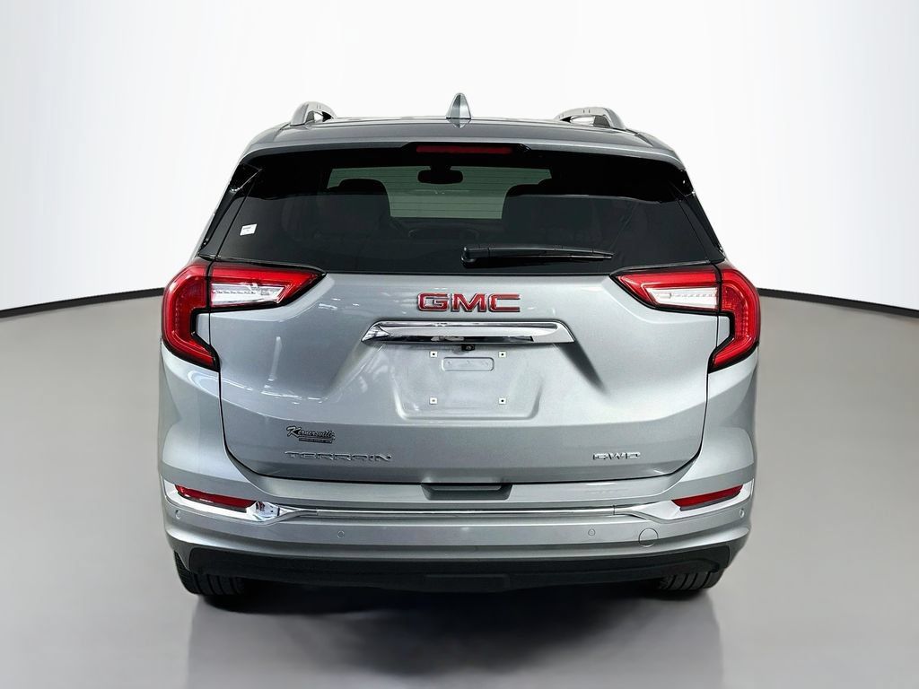 Used 2024 GMC Terrain Denali w/ Denali Premium Package AWD/4WD image 6