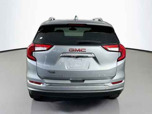 Used 2024 GMC Terrain Denali w/ Denali Premium Package AWD/4WD image 6
