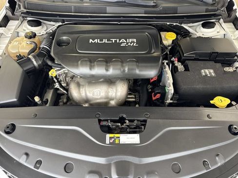 Used 2016 Chrysler 200 C w/ Premium Group FWD image 29