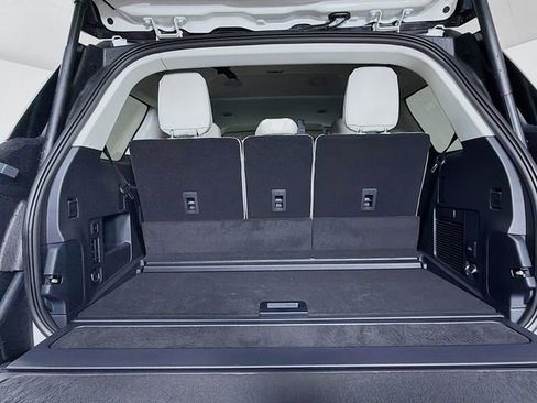 New 2026 Lincoln Navigator Premiere AWD/4WD image 30