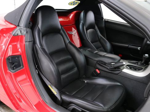 Used 2005 Chevrolet Corvette Convertible w/ Preferred Equipment Group image 28