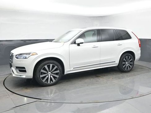 Used 2023 Volvo XC90 B6 Plus w/ Protection Package image 4