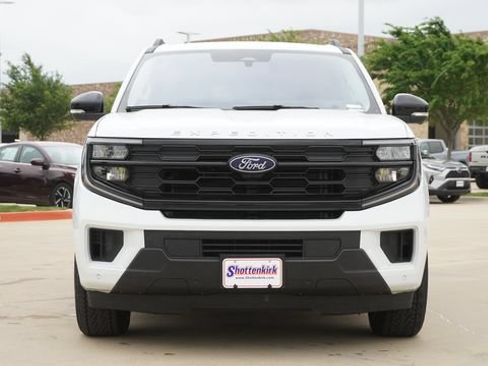 Used 2025 Ford Expedition Active AWD/4WD image 2