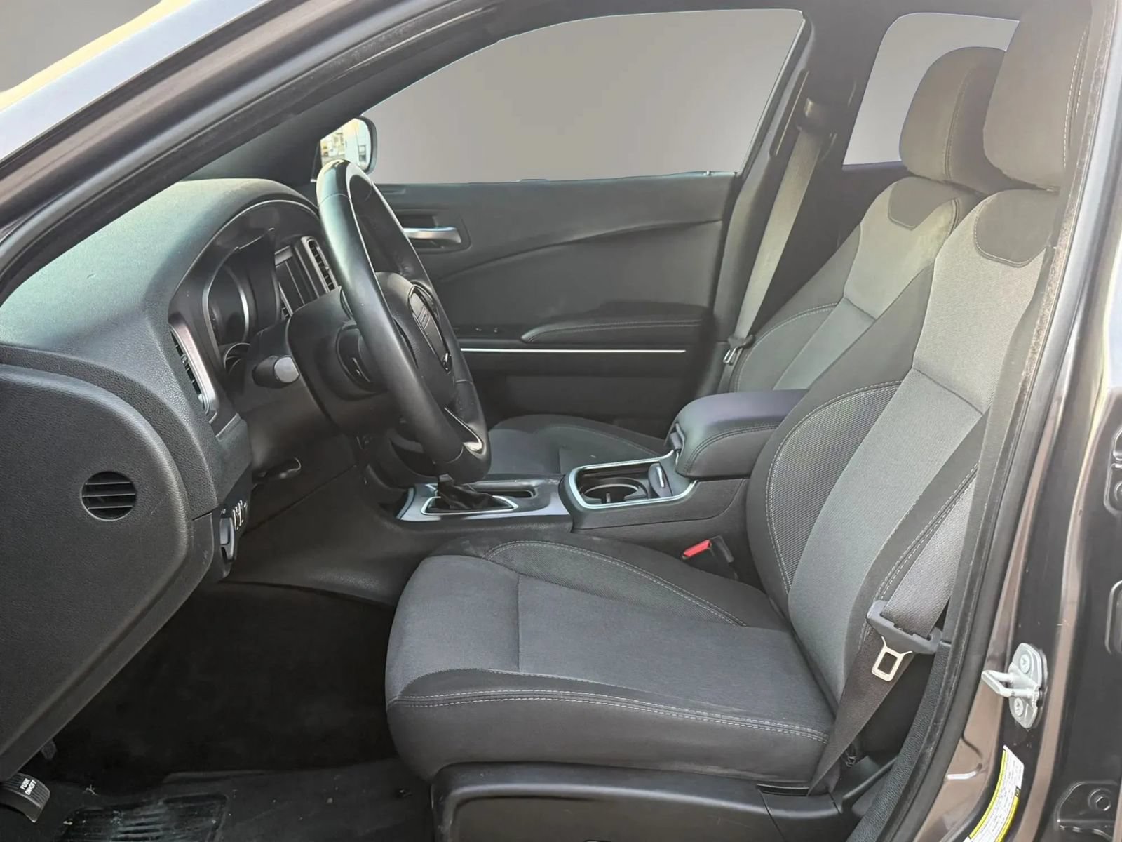 Used 2018 Dodge Charger SXT RWD image 14