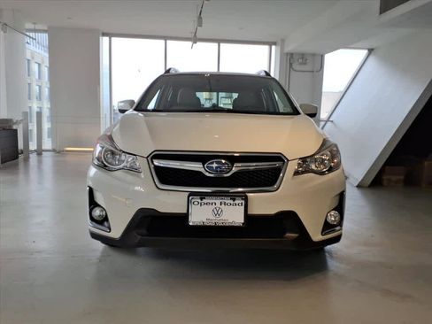 Used 2017 Subaru Crosstrek 2.0i Premium w/ Moonroof Package image 2
