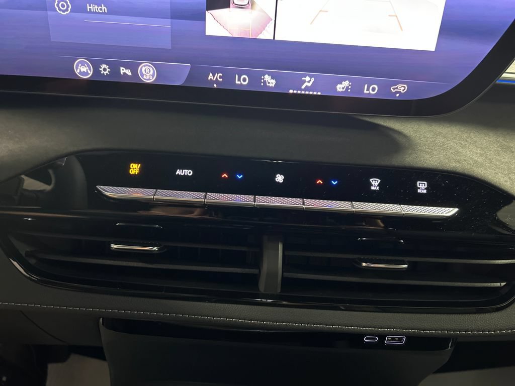 New 2027 Buick Enclave Sport Touring w/ Power Package AWD/4WD image 17