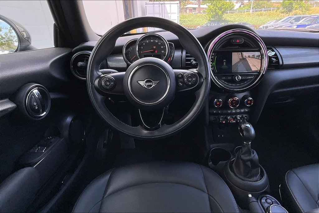 Used 2019 MINI Cooper 2-Door Hardtop w/ Signature Upholstery Package FWD image 5