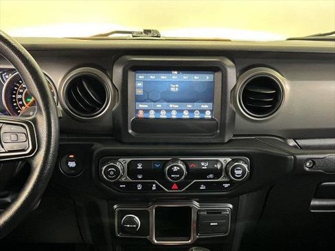 Certified 2023 Jeep Gladiator Sport image 18