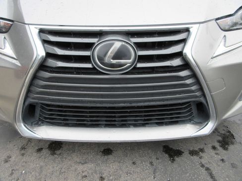 Used 2018 Lexus IS 300 AWD image 15