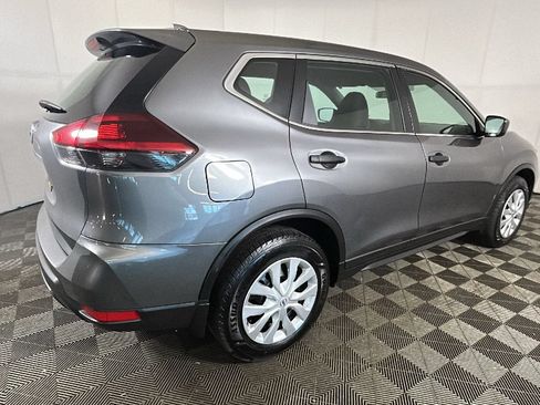 Used 2020 Nissan Rogue S FWD image 3