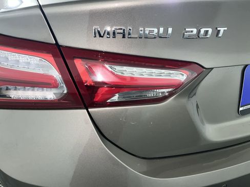 Used 2020 Chevrolet Malibu Premier image 11