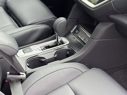 Certified 2025 Subaru Ascent Limited AWD/4WD image 9