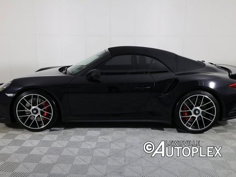 Used 2018 Porsche 911 Turbo image 10