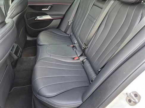 Used 2026 Mercedes-Benz E 350 4MATIC Sedan image 17