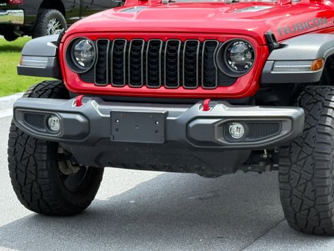 Used 2024 Jeep Wrangler Unlimited Rubicon AWD/4WD image 9
