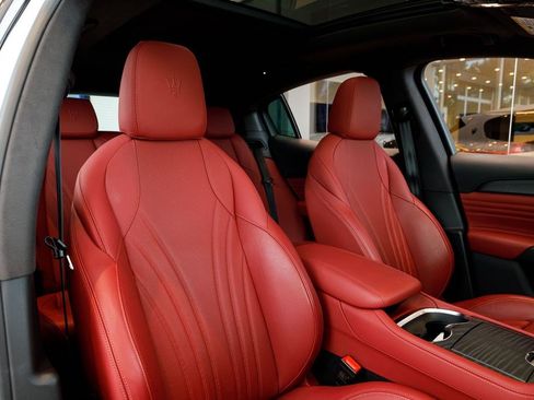 Certified 2023 Maserati Grecale Modena AWD/4WD image 12