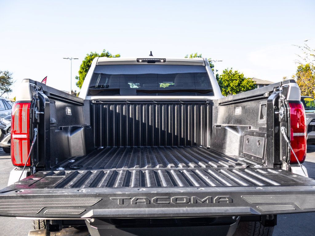 Used 2025 Toyota Tacoma TRD Off-Road AWD/4WD image 14