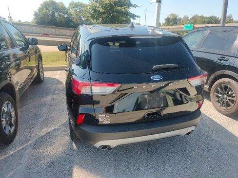 Used 2022 Ford Escape SEL w/ Technology Package FWD image 9